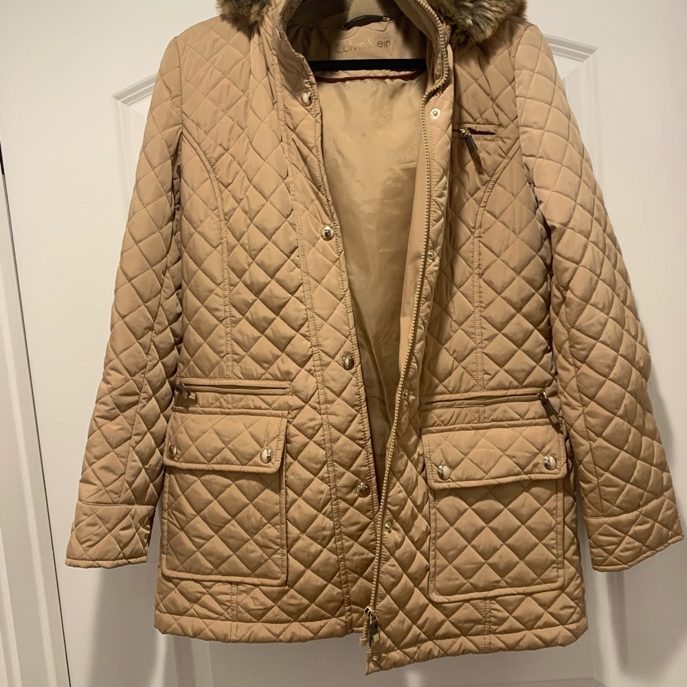 Calvin Klein beige quilted coat (size s)!